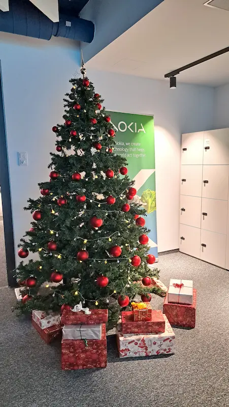 Weihnachtsbaum mit Geschenken